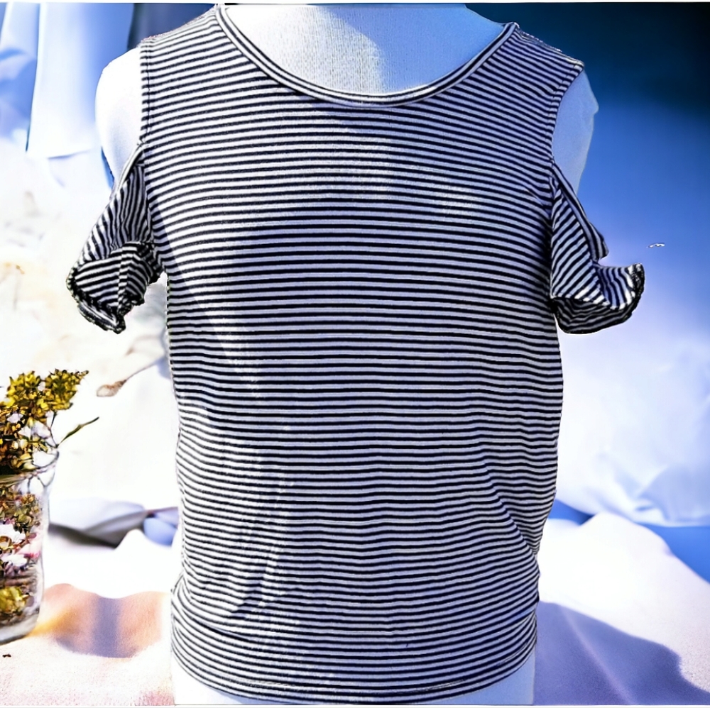 Arizona jean company striped cold shoulder tee, L